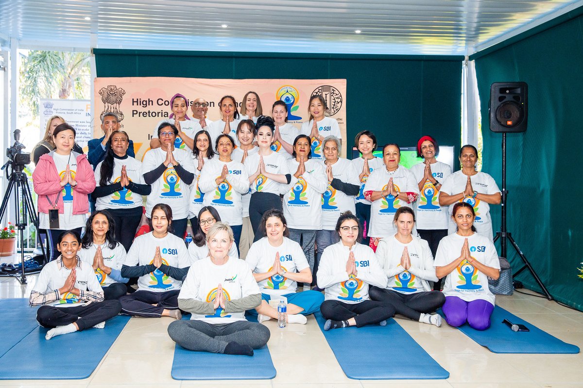 #IDY2025 #Yoga #UnitedNations
The International Day of Yoga Curtain Raiser Event was organized at India House on 21st May 2025.  The members of the International Diplomatic Spouses Association, members of various Yoga Institutes and Indian Diaspora attended the IDY curtain raiser