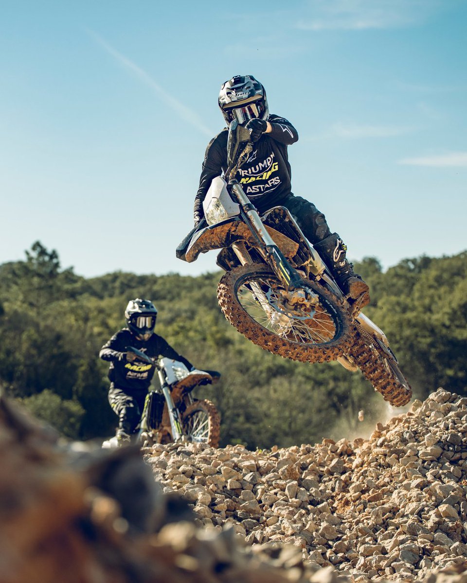 Nuestras motos de enduro están diseñadas para superar las condiciones más extremas. No importa si vas a atravesar bosques o subir las trialeras más difíciles.

Conócelas 👇
bit.ly/4iPlewq