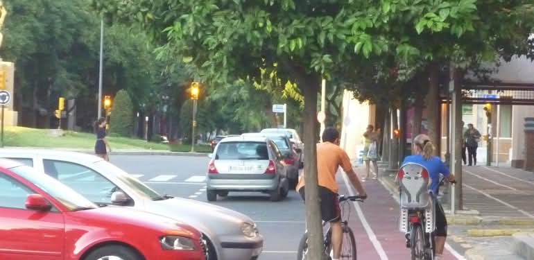 El Ayuntamiento autoriza un servicio de alquiler de bicicletas compartidas en la ciudad: (Ayuntamiento de Huelva)

Link: huelva.es/portal/es/noti…

La Junta de Gobierno del Ayuntamiento de Huelva ha aprobado esta semana la autorización de un servicio de alquiler de bicicletas.