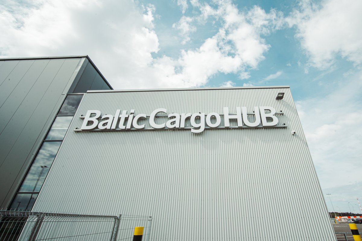 airBaltic (@airbaltic) on Twitter photo Vakar RIX <a href="/riga_airport/">RIX Riga Airport</a> svinīgi atklājām jauno Baltic Cargo Hub – vienu no modernākajiem un lielākajiem aviācijas kravu apstrādes centriem Baltijā, kas kļūs par nozīmīgu loģistikas punktu reģionā.
🔗 Vairāk lasi: go.airbaltic.com/z9sb5bj Vakar RIX <a href="/riga_airport/">RIX Riga Airport</a> svinīgi atklājām jauno Baltic Cargo Hub – vienu no modernākajiem un lielākajiem aviācijas kravu apstrādes centriem Baltijā, kas kļūs par nozīmīgu loģistikas punktu reģionā.
🔗 Vairāk lasi: go.airbaltic.com/z9sb5bj