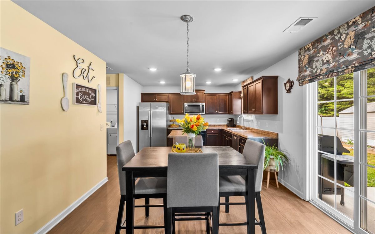 NicoleBRabe's tweet photo. 1511 Weatherend Drive, Rural Hall, NC, 27045
4 bed | 2.5 bath 2745 Sq. Ft.
Active | $355,000
https://t.co/KLtbFqltek
CHANDLER POINTE CHARMER! Welcome to this beautifully maintained 4 bedroom, 2.1 bath home in Chandler Pointe! This former model home shines with over 2,700 sq ft... https://t.co/qJD6qQ0GBu