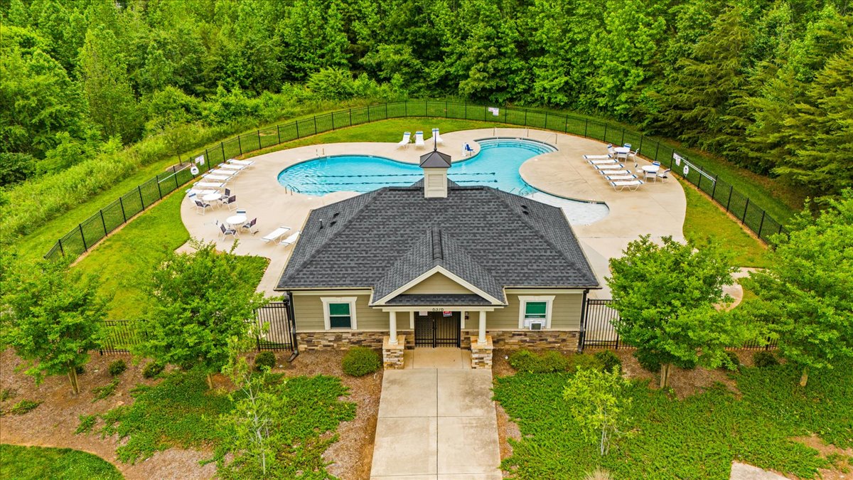 NicoleBRabe's tweet photo. 1511 Weatherend Drive, Rural Hall, NC, 27045
4 bed | 2.5 bath 2745 Sq. Ft.
Active | $355,000
https://t.co/KLtbFqltek
CHANDLER POINTE CHARMER! Welcome to this beautifully maintained 4 bedroom, 2.1 bath home in Chandler Pointe! This former model home shines with over 2,700 sq ft... https://t.co/qJD6qQ0GBu