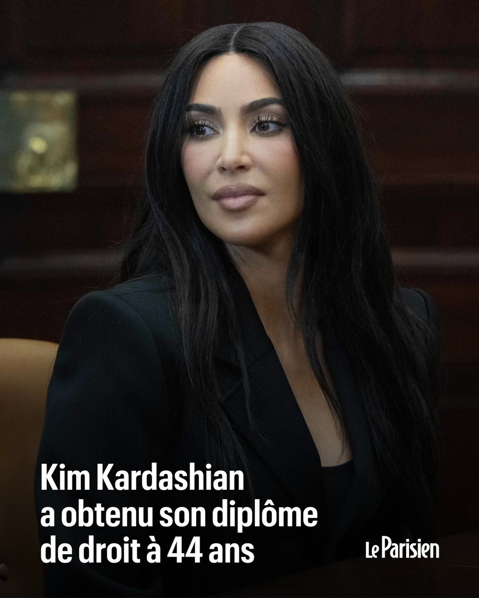 le_Parisien's tweet photo. 👩‍🎓 Six ans après avoir repris ses études, elle l'a fait et «ça n'a pas été facile»

Kim Kardashian vient d'obtenir à 44 ans son diplôme de droit et doit désormais passer le barreau si elle veut exercer en tant qu’avocate
➡️ https://t.co/rkYf2DFI0h https://t.co/bFjlhmiqZx