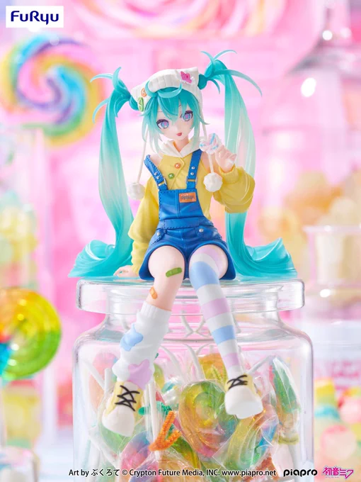 以前描かせていただいた初音ミクの『ぬーどるストッパーフィギュアーロリポップー』ですが、今月下旬からついにプライズに登場するみたいです。是非ゲットしてください〜! #ぬースト #初音ミク #フリュープライズ 