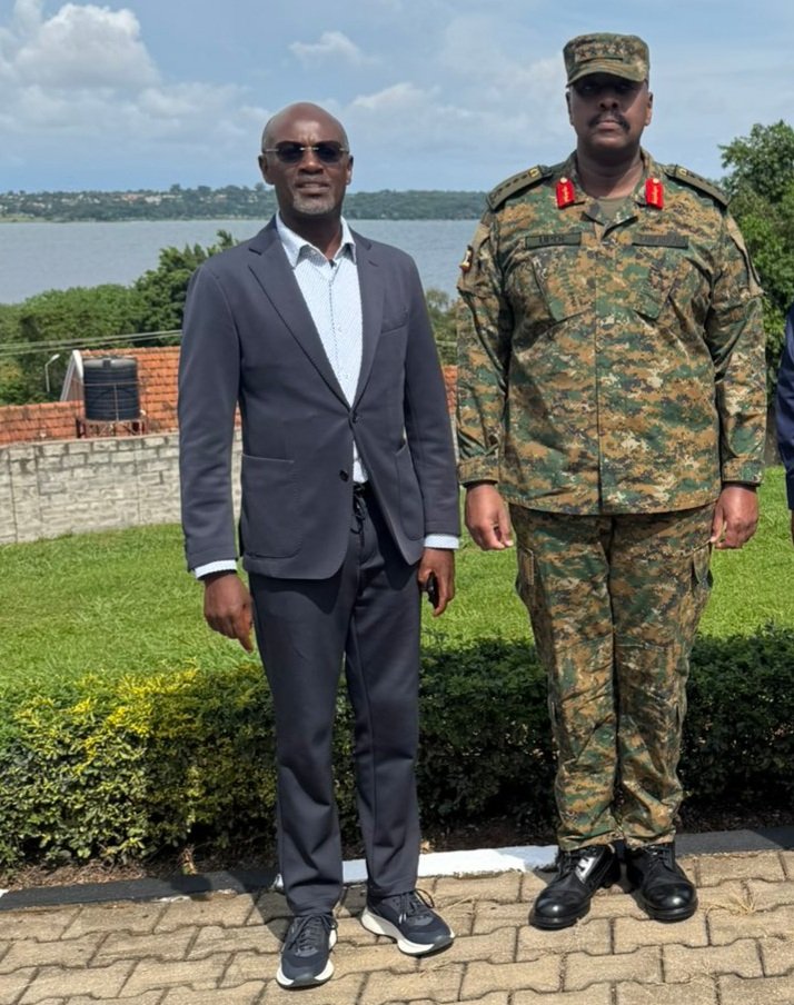 From the way he defended Muhoozi during the engagement with EU officials at Saleh's home in Gulu, it is obvious that Andrew Mwenda is one of the authors of the reckless/controversial tweets on the CDF X handle
#KJNews