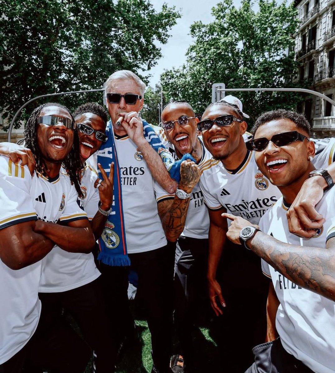 “Era una foto con mis amigos. Sí, estos jugadores son mis amigos”