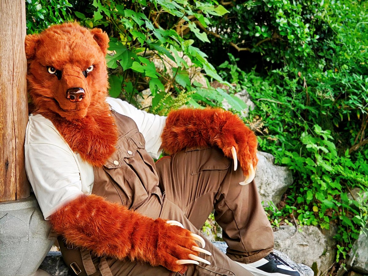 It's Friday again.
#FursuitFriday #FursuitEverday
#furry