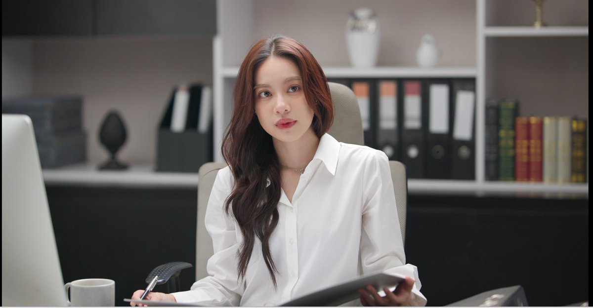 phi_Annys's tweet photo. 🌸✨ Atenção, fãs de GL! A continuação de #LosingControl chega no dia 11 de junho no YouTube! 🎥💕

📌 Será o episódio 4, dando sequência à história emocionante e não uma nova temporada. 🌈💖

🔥 Quem está ansioso para mais cenas icônicas?

#GLSeries #LosingControl https://t.co/srSynuULNG