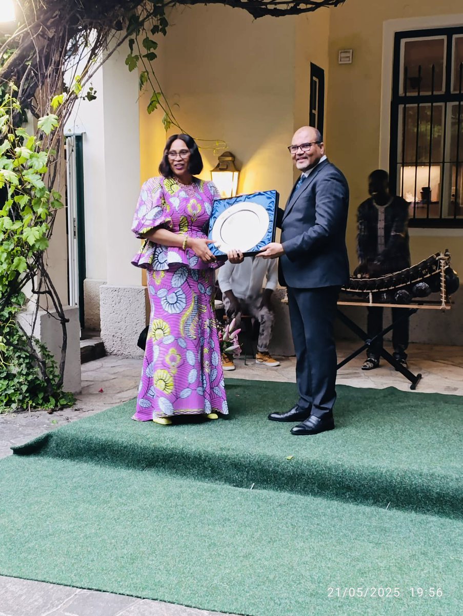 Profshaukat's tweet photo. It was an honour interacting with Vienna based African Ambassadors 🇰🇪 🇹🇿 🇬🇭 🇧🇫 🇿🇦 🇸🇩 🇲🇦 🇩🇿 🇪🇬 🇳🇦 🇺🇬 🇨🇮 🇦🇴 reps of UN agencies, friends &amp; colleagues @usunvie  #AWETHU during my farewell event. Will continue Promoting Science, Tech &amp;  Innovation 4 benefit of Society. Thank u  all. https://t.co/quIcY4XuqU