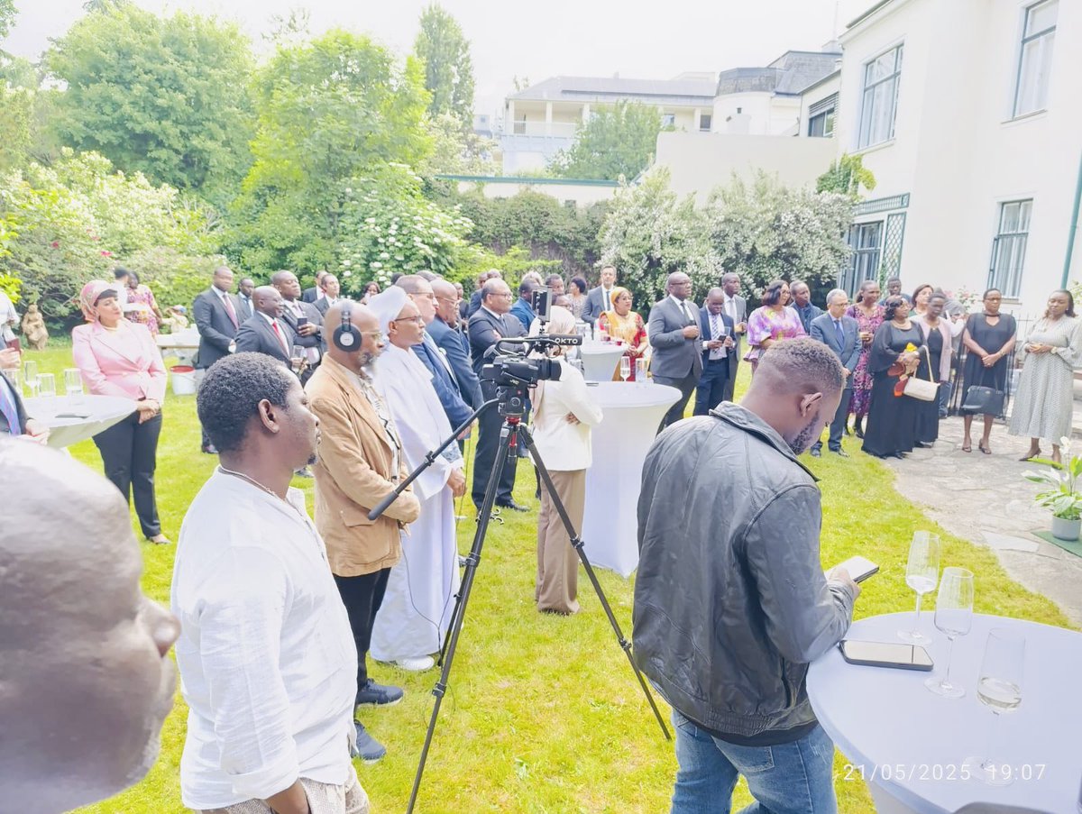 Profshaukat's tweet photo. It was an honour interacting with Vienna based African Ambassadors 🇰🇪 🇹🇿 🇬🇭 🇧🇫 🇿🇦 🇸🇩 🇲🇦 🇩🇿 🇪🇬 🇳🇦 🇺🇬 🇨🇮 🇦🇴 reps of UN agencies, friends &amp; colleagues @usunvie  #AWETHU during my farewell event. Will continue Promoting Science, Tech &amp;  Innovation 4 benefit of Society. Thank u  all. https://t.co/quIcY4XuqU