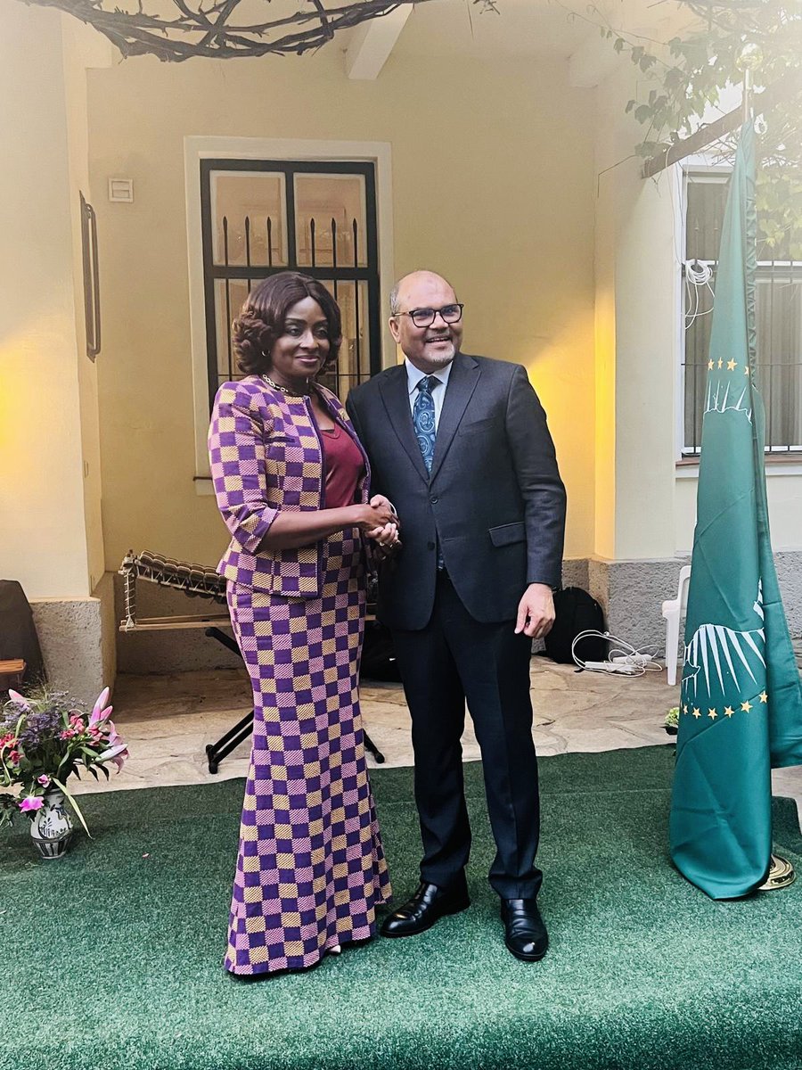 Profshaukat's tweet photo. It was an honour interacting with Vienna based African Ambassadors 🇰🇪 🇹🇿 🇬🇭 🇧🇫 🇿🇦 🇸🇩 🇲🇦 🇩🇿 🇪🇬 🇳🇦 🇺🇬 🇨🇮 🇦🇴 reps of UN agencies, friends &amp; colleagues @usunvie  #AWETHU during my farewell event. Will continue Promoting Science, Tech &amp;  Innovation 4 benefit of Society. Thank u  all. https://t.co/quIcY4XuqU