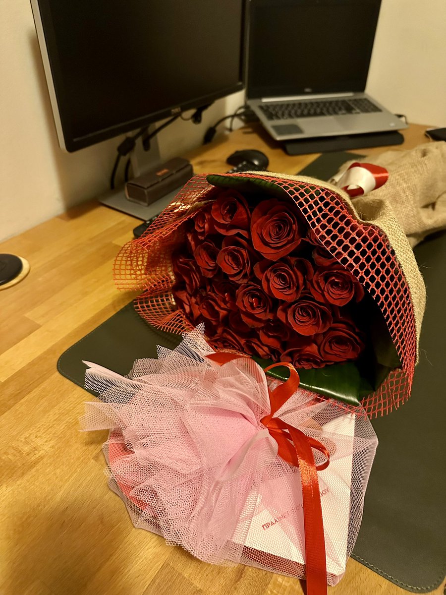 Εε και έρχονται αυτά τα ωραία που ομορφαίνουν-και γλυκαίνουν την ημέρα σου!!!! 🥰🥰🥰🥰
Να μεγαλώνουμε όμορφα!!!!