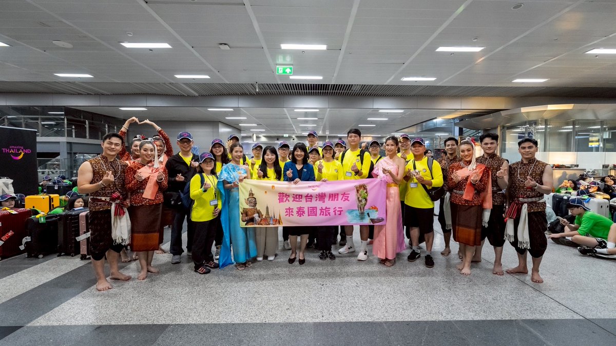 🚆 240 Taiwanese students are exploring Thailand by train! From Bangkok to Chiang Mai, this scenic journey (22–29 May 2025) promotes cross-cultural learning and tourism.

👉 PRESS RELEASE: tatnews.org/2025/05/tat-le…

#Thailand #TATNews #ThaiTravelNews #RailAdventure