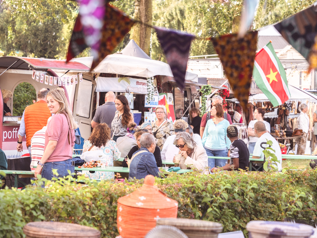 yvowin's tweet photo. 🌸 4 tot en met 6 juli: De Lelystadse Hippiemarkt! 🌸 - https://t.co/59urS8tBL6 https://t.co/6woPUVerP4