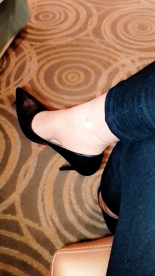 اليوم بعد العصر موعدكم ببث هون على منصه ال X مع ستكم نيرمين كونوا على الموعد 
الكل يعمل #رتويت 
#Mr.Nermin
submissive dogs #