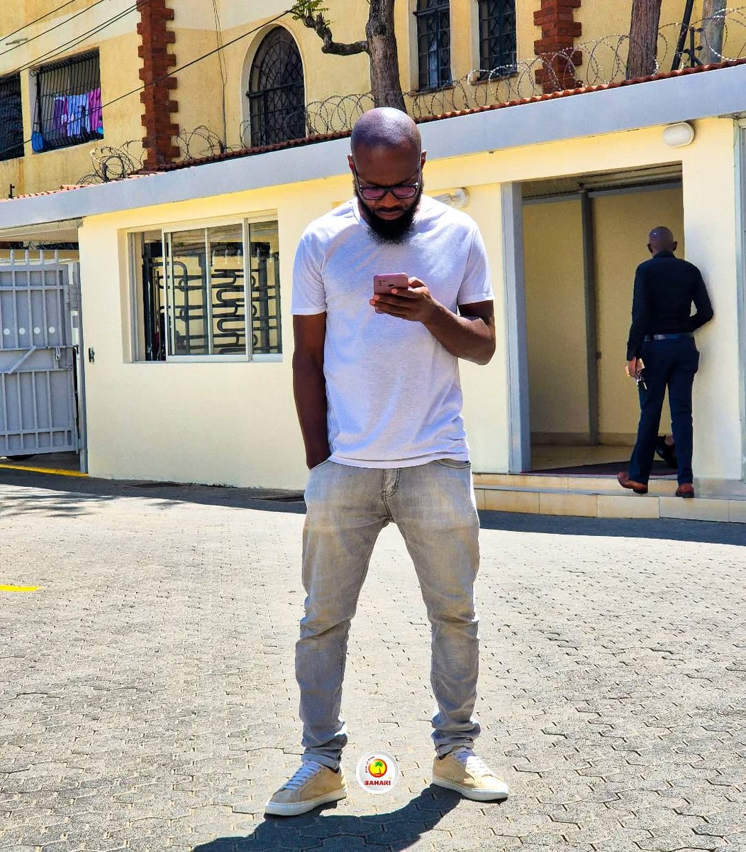 DecheShanga's tweet photo. #1Pm25Pm...Friday bila Chachawiza haileti shangwe. Mjanja pande hizi tayari party limeanza.
#Chachawiza.
#PartyFriday. https://t.co/QJursijzZJ