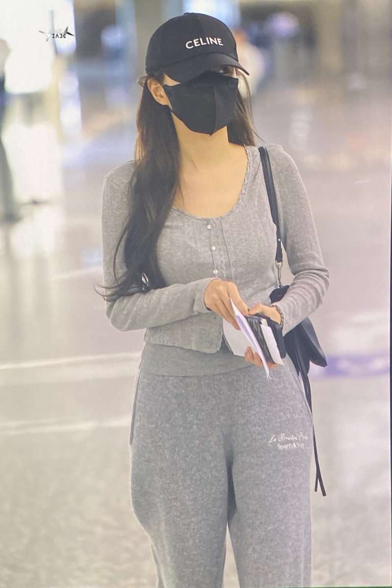 250523 SHA
💜💜💜💜💜

#KangHyeWon #강혜원 #HyeWon
#혜원 #ヘウォン #IZONEhyewon
#IZONE #아이즈원 #AngelDevil99705