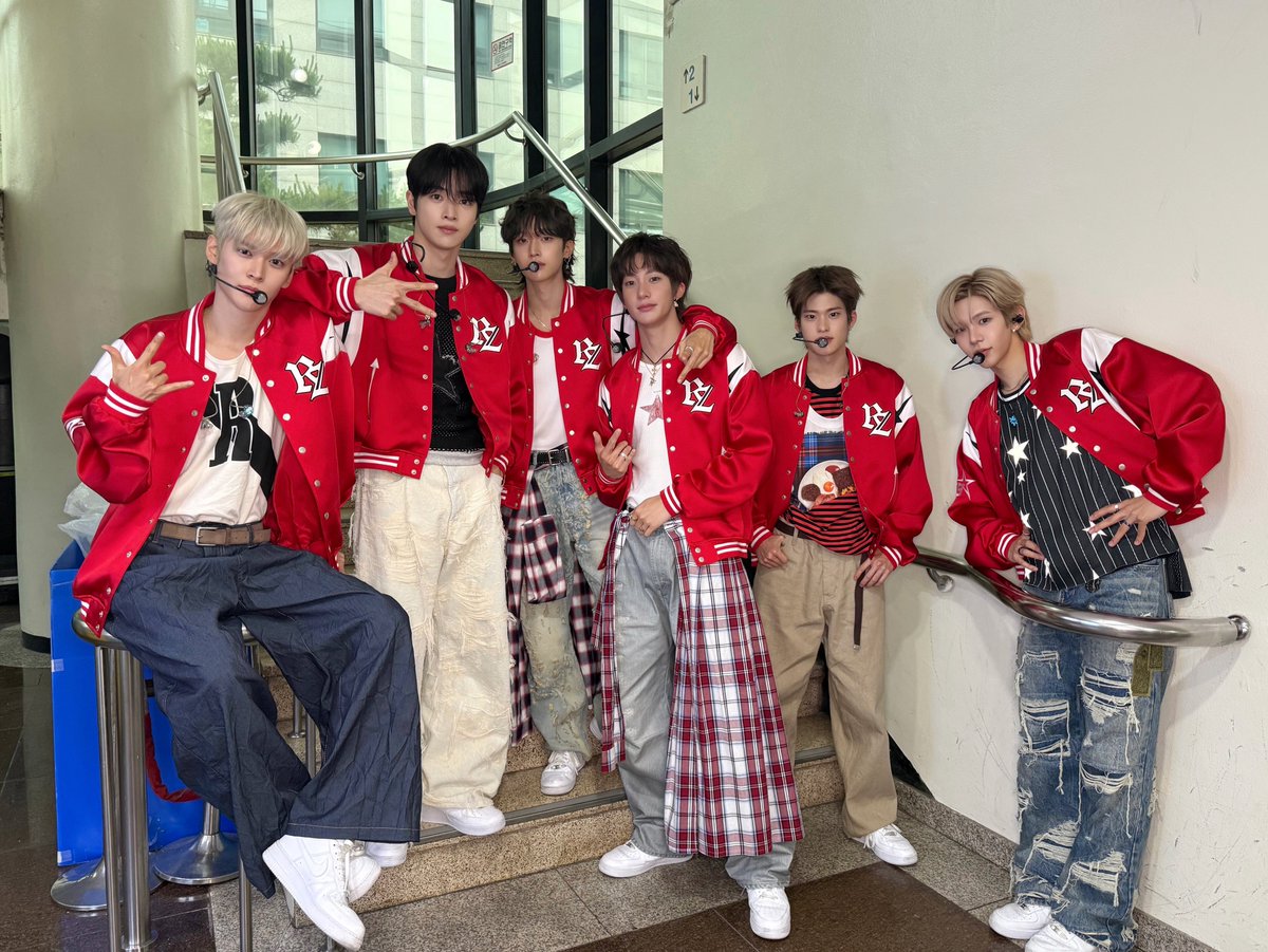 RIIZE_official's tweet photo. 🪽+🧳 
#RIIZE #라이즈
#RISEandREALIZE
#ODYSSEY https://t.co/BRn45zaYN4
