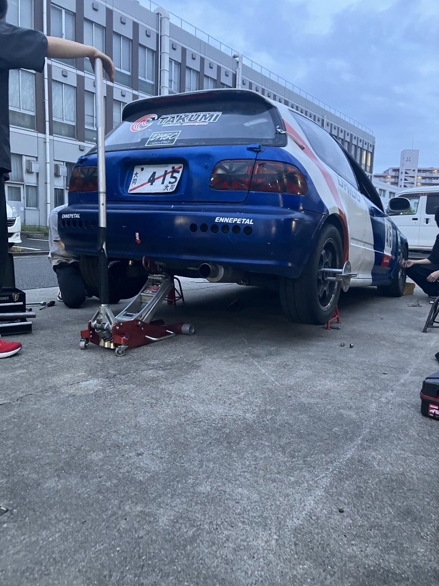 DMSC1962's tweet photo. 大同大学自動車部です!
本日は不調だったキーシリンダーの配線交換とアライメント調整を行いました!
この前の走行会から不動でしたが、修理して万全な状態で全中Gに挑みます!
応援よろしくお願いします!
#大同大学自動車部
#DMSC https://t.co/H4W9PCUd4g