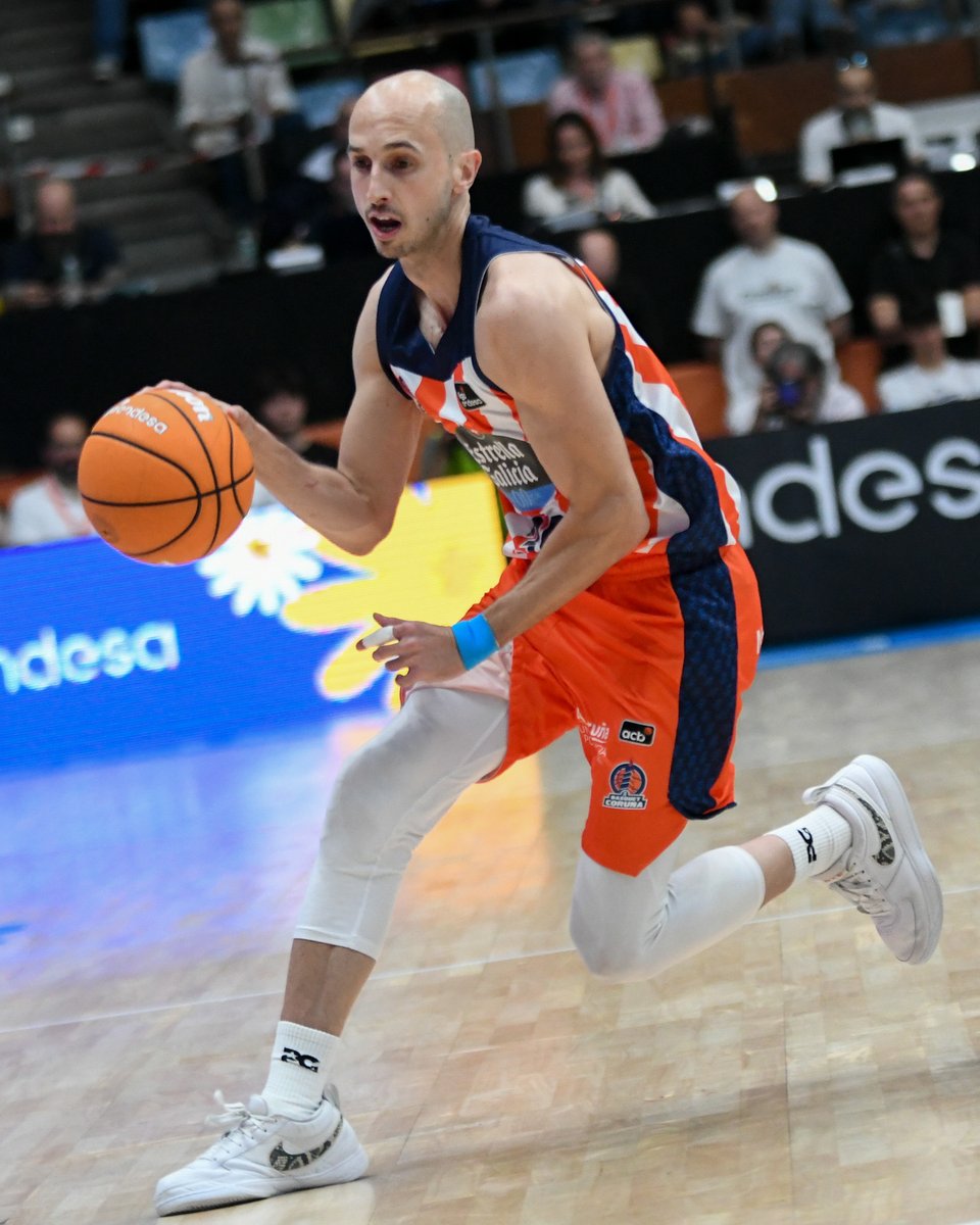 ACBCOM's tweet photo. 🚑 Leyma @basquetcoruna comunica que Álex Hernández ha sufrido una rotura de ligamento en su muñeca izquierda que va a requerir someterse a una intervención quirúrgica en próximas fechas. 

Los servicios médicos del club han aconsejado al jugador no continuar en la dinámica del equipo pese a su disponibilidad para ayudar en la recta final de la temporada.

¡Mucho ánimo y fuerza, @HernandezAlex11! 💪

#LigaEndesa