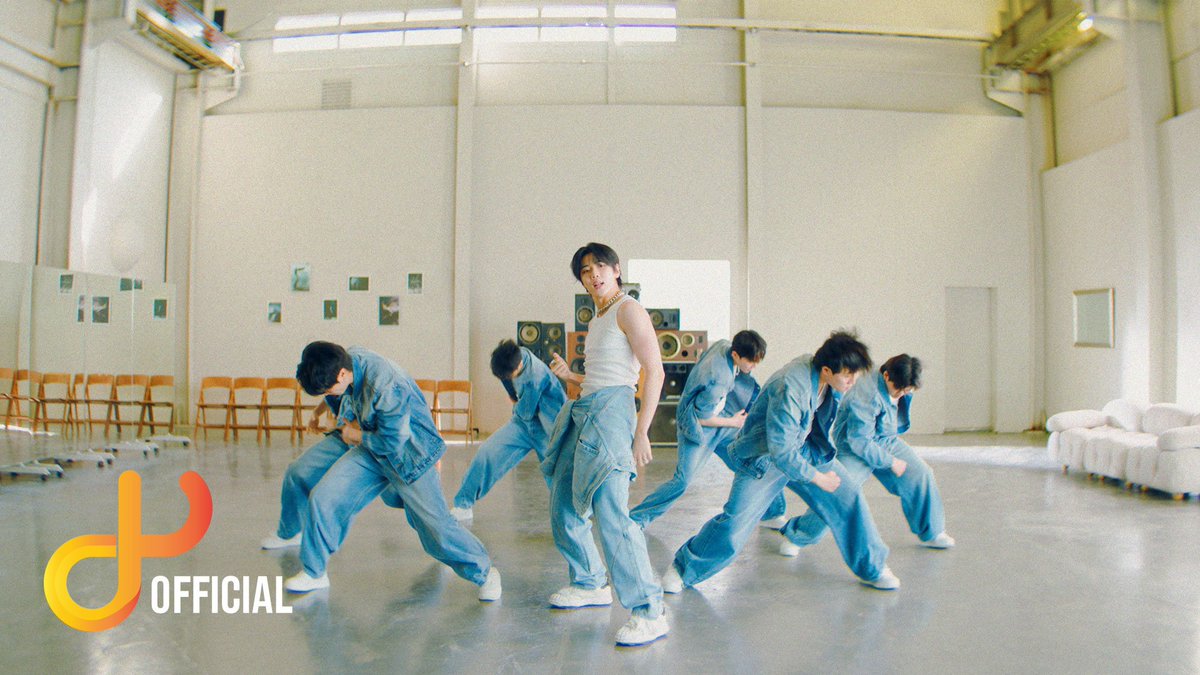 [🎬] JAECHAN 2nd Mini Album [JCFACTORY vol.2]

'Poster Boy' MV (Performance ver.)
🎞 youtu.be/-8s8j_EMErg

🎶 2025.05.16 18:00 (KST)

#재찬 #JAECHAN
#JCFACTORY_vol2 
#PosterBoy