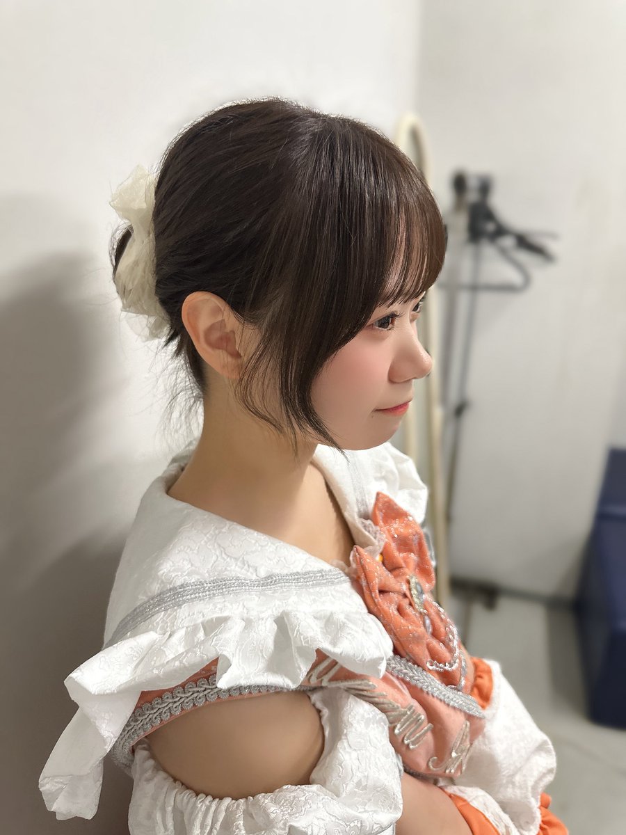 hinoShanimuni's tweet photo. 横顔がばぶすぎるアイドルいた、、 https://t.co/IOQNr0HXEo