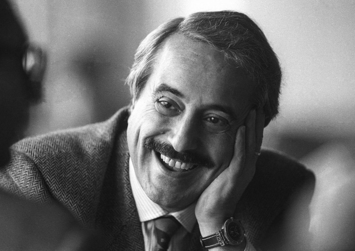 Per la mia generazione il 23 maggio non è e non sarà mai un giorno come gli altri.
Spero che il ricordo del sacrificio di Giovanni Falcone, Francesca Morvillo, Vito Schifani, Rocco Dicillo e Antonio Montinaro non sia soltanto un pilastro del nostro essere cittadini, ma sia sempre