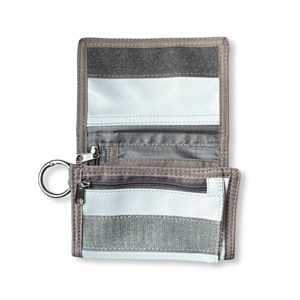 _is_poly's tweet photo. 【新作】 6月中旬お届け

REFLECTOR POLY WALLET
¥5,800-taxin

アウトドアに大活躍なウォレットが新登場💳
5/25 23:59まで販売中！！

https://t.co/vPf6EcLfRs https://t.co/OcIYN13q6V