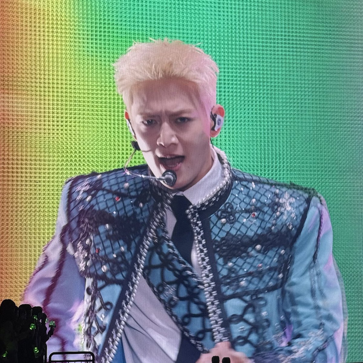 isSHINeeback's tweet photo. BLONDE CHOI MINHO AAAAAAAAAHHHHHHHHHHHHHHHH https://t.co/EcdnvRThc5