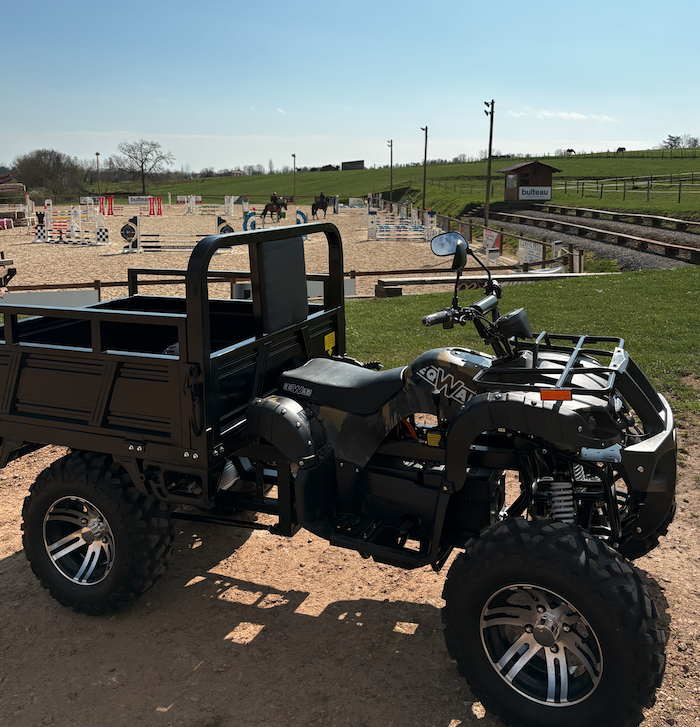 IxitBeeper's tweet photo. 🐴💨 Le quad Cargo Beeper : l’allié idéal de votre centre équestre !
Transport de matériel, déplacements rapides, confort &amp; silence au quotidien.
🔋 100 % électrique – 100 % pratique
#eQWAD #QuadCargo #CentreÉquestre #MobilitéÉlectrique #Beeper https://t.co/qwIJD3kJTn