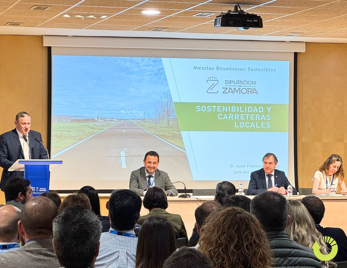 CemosaOficial's tweet photo. Éxito en la 2ª edición del curso “Mezclas Bituminosas + Sostenibles” celebrado ayer en #Zamora♻️.
Una jornada para abordar los nuevos retos normativos y técnicos hacia una obra civil más sostenible.
📍¿Dónde os gustaría la 3ª edición?
#CyLSostenible #CEMOSA #Sostenibilidad https://t.co/OzcZ2xkO13