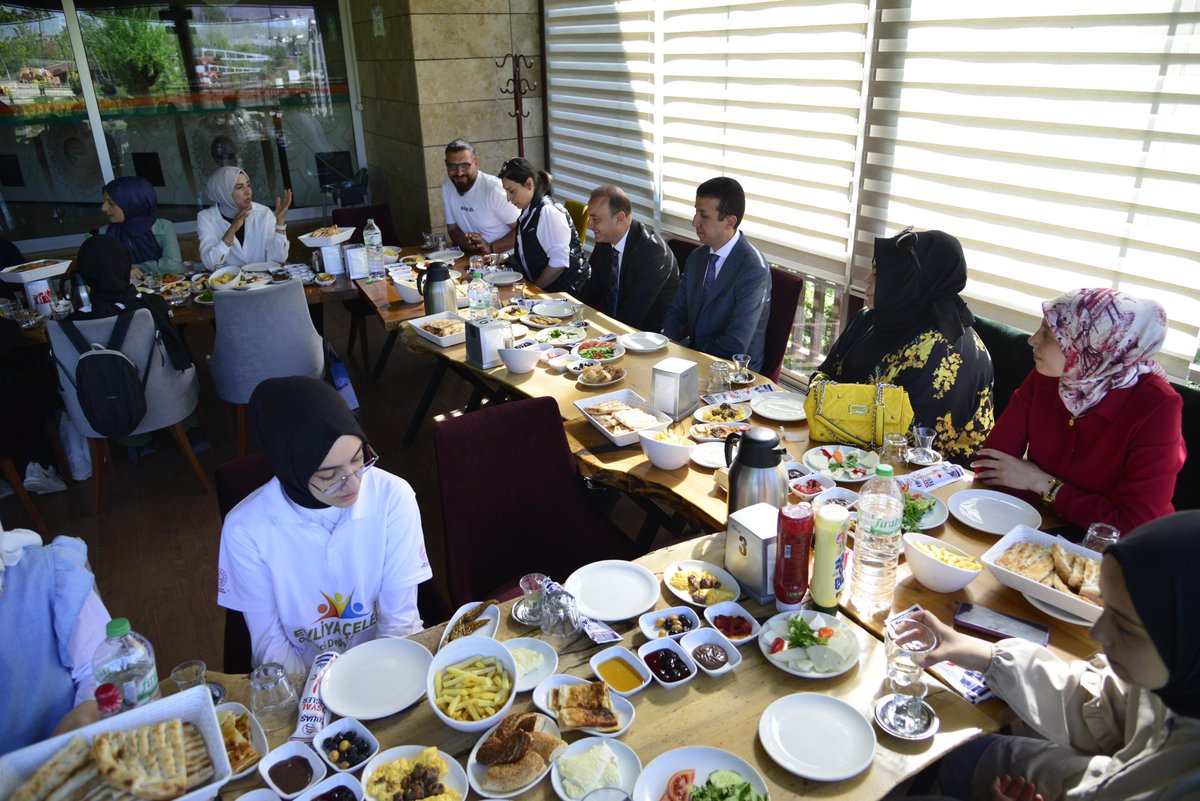 Bakanlığımız Din Öğretimi Genel Müdürlüğü'nün desteklediği "Evliya Çelebi Öğrenci Değişim Programı" kapsamında  "Fırat'tan Boğaza Gençlik Köprüsü" hareketlilik projesi  kapsamında  İstanbul Bahçelievler Uluslararası Şehit Mehmet Karaaslan Kız Anadolu İmam Hatip Lisesi öğrencileri