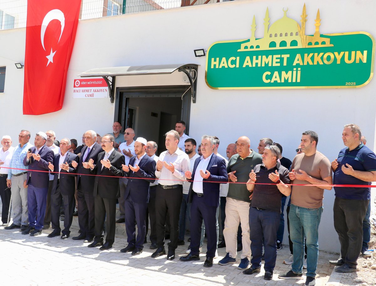 Valimiz ve Belediye Başkan V. Sayın <a href="/Dr_KemalKzlkaya/">Dr. Kemal KIZILKAYA</a> , Veysel Karani Mahallesi’nde inşa edilen ve vatandaşlarımız için önemli bir manevi merkez olacak 'Hacı Ahmet Akkoyun Camii’nin açılış törenine katıldı.

Dualar eşliğinde gerçekleştirilen açılışta vatandaşlarla bir araya gelen