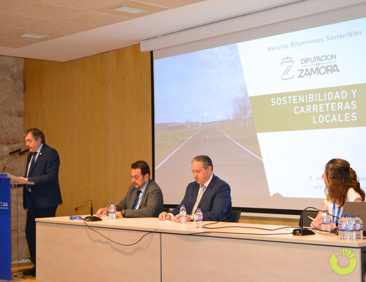 CemosaOficial's tweet photo. Éxito en la 2ª edición del curso “Mezclas Bituminosas + Sostenibles” celebrado ayer en #Zamora♻️.
Una jornada para abordar los nuevos retos normativos y técnicos hacia una obra civil más sostenible.
📍¿Dónde os gustaría la 3ª edición?
#CyLSostenible #CEMOSA #Sostenibilidad https://t.co/OzcZ2xkO13