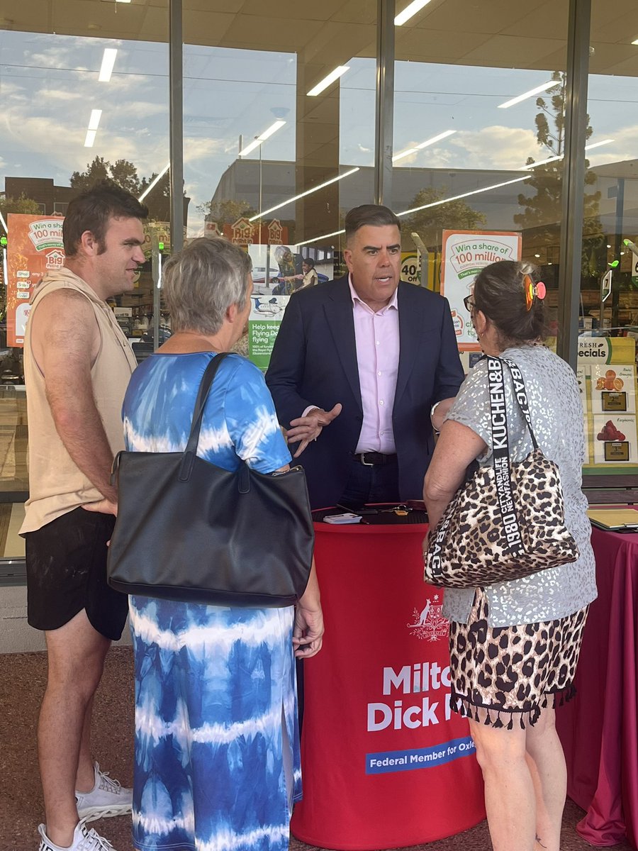 MiltonDickMP's tweet image. After I was formally declared as the MP for Oxley today, I headed down to Monier Shops with @JessPughMP to speak to Darra locals, answering their questions and assisting with issues.