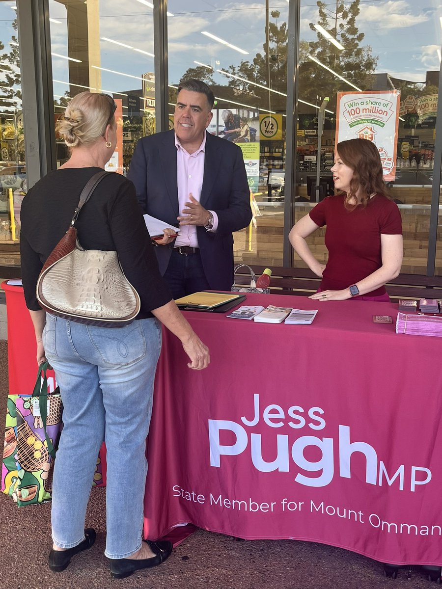 MiltonDickMP's tweet image. After I was formally declared as the MP for Oxley today, I headed down to Monier Shops with @JessPughMP to speak to Darra locals, answering their questions and assisting with issues.