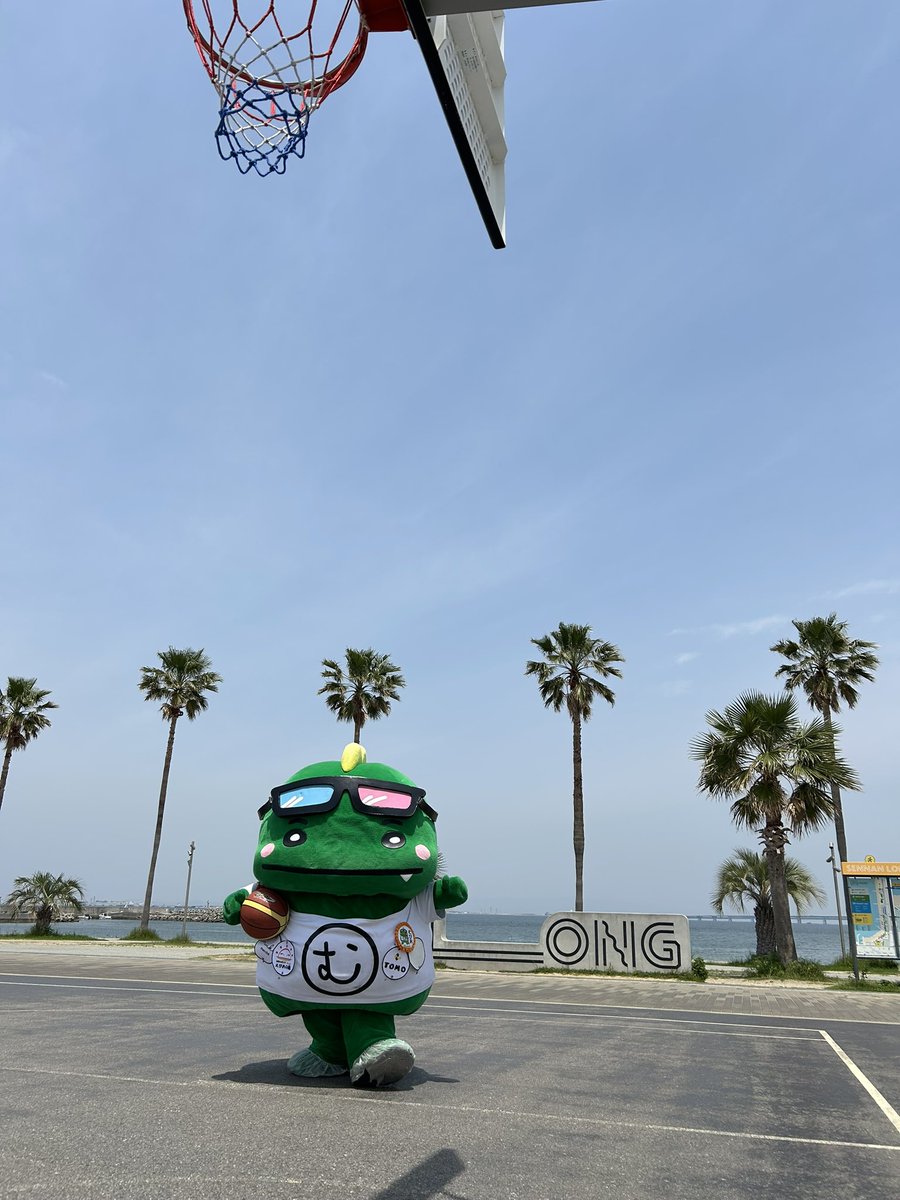 muvimuvio's tweet photo. 【泉南ロングパーク🌴🦖】
きょうは
あったかかったむび〜🦖🌞
せんなんろんぐぱーく🌴🌊
いってきたむび〜🦖
あんざいせんせい
ばすけがしたいですむび🏀🦖
ばすけしてきたむび〜⛹️🦖
たのしかったむび〜🏀🦖
かぞくは
いなかったむび〜🦖
またいきたいむび〜🦖
#むびお
#muvio https://t.co/MFjJI9fsW4