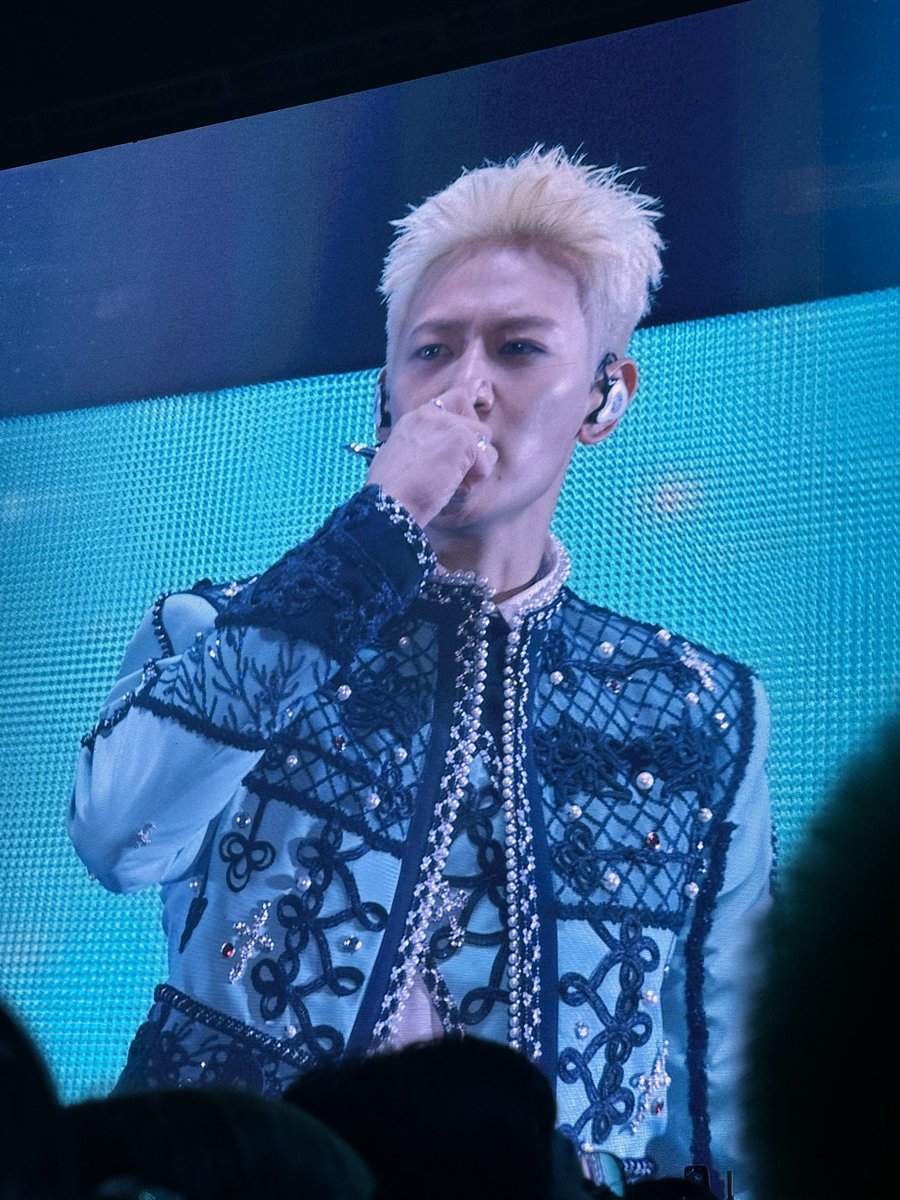 crankin525's tweet photo. 민호 금발 어떡해 https://t.co/OqApyaox6A