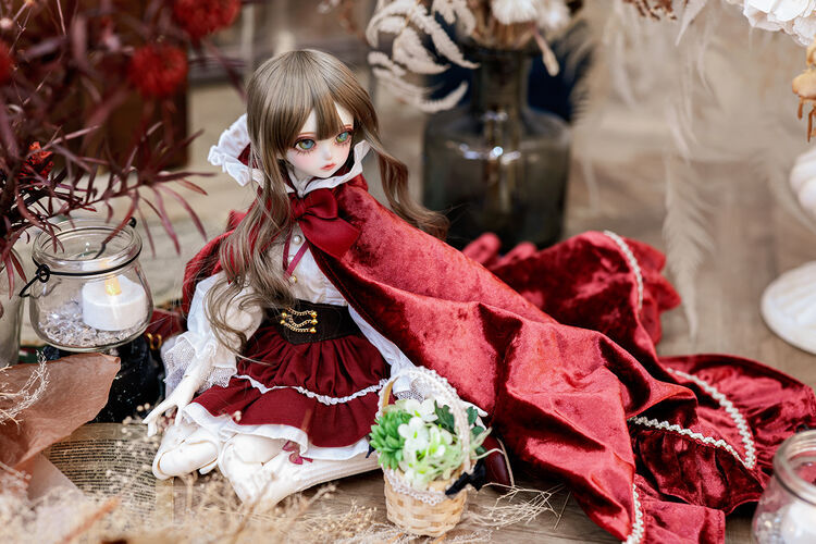 DOLK×Peak's Woods】🐺15体限定🐺 『赤ずきんLady bee』が15体限定の