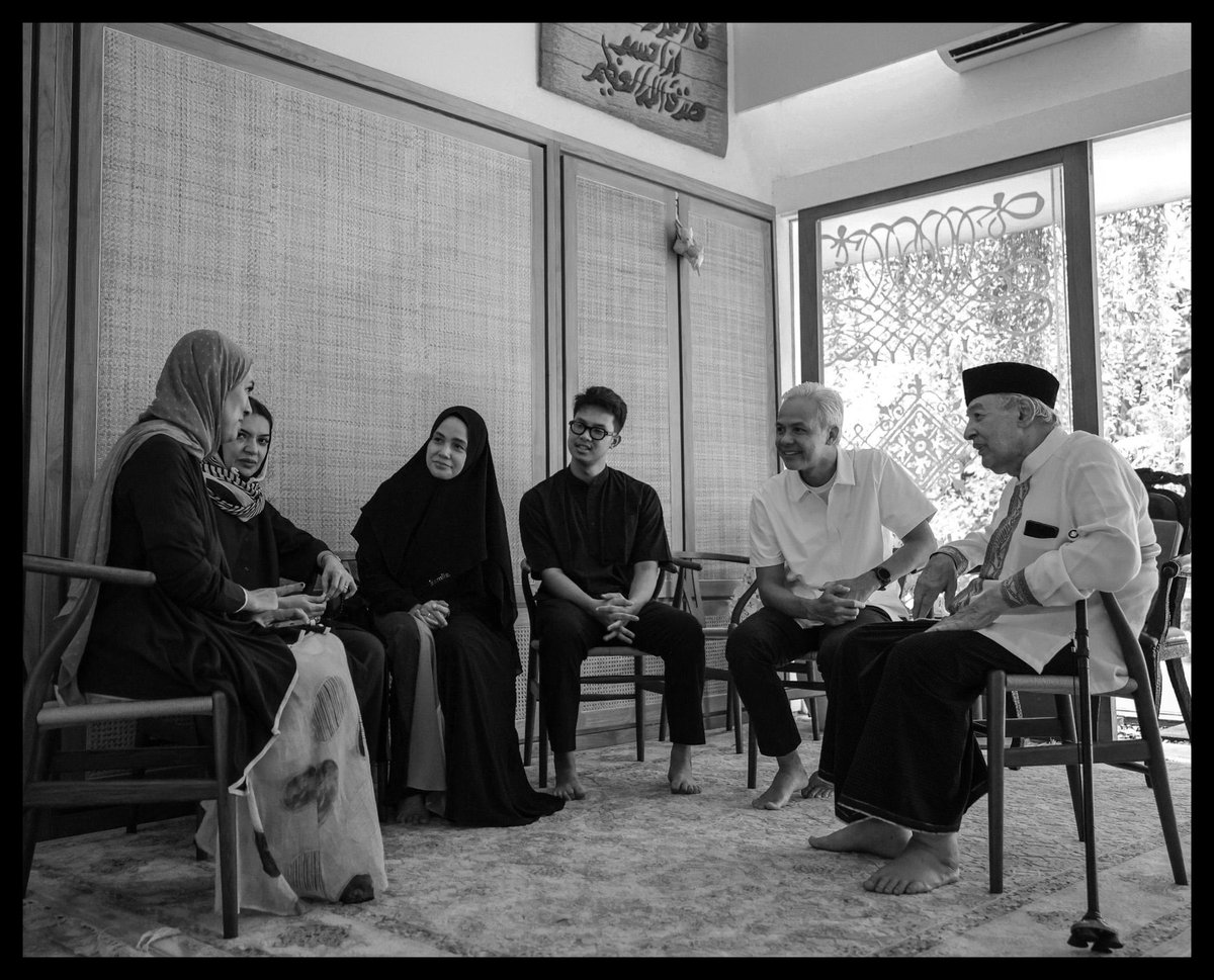 Ganjar Pranowo (@ganjarpranowo) on Twitter photo Ikut berduka cita sedalam-dalamnya untuk mbak Nana <a href="/NajwaShihab/">Najwa Shihab</a> dan keluarga. Semoga almarhum mas Ibrahim Sjarief husnul khatimah, amiin. Ikut berduka cita sedalam-dalamnya untuk mbak Nana <a href="/NajwaShihab/">Najwa Shihab</a> dan keluarga. Semoga almarhum mas Ibrahim Sjarief husnul khatimah, amiin.