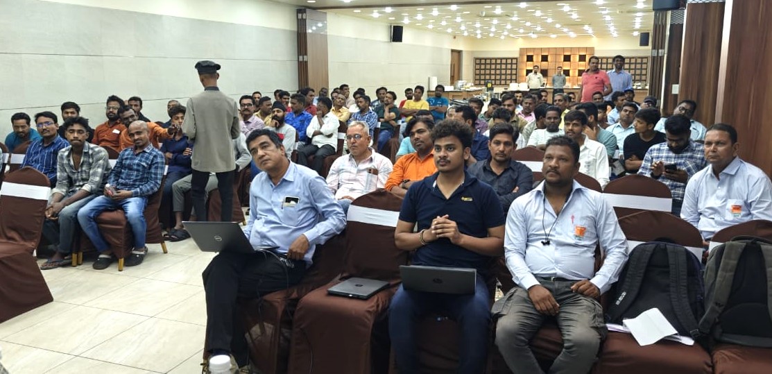 SetcoAutomotive's tweet photo. Our Mechanic Meet at Vadodara, Gujarat!
An insightful session with our expert mechanics explored Setco LIPE Clutches and SAP solutions to ensure better, smoother rides. 

#SetcoAutoSystems #Clutchleaders #Leadersintruckparts #Alliedproducts #Setcoil #Mechanictraining https://t.co/7W3oxKvz5c