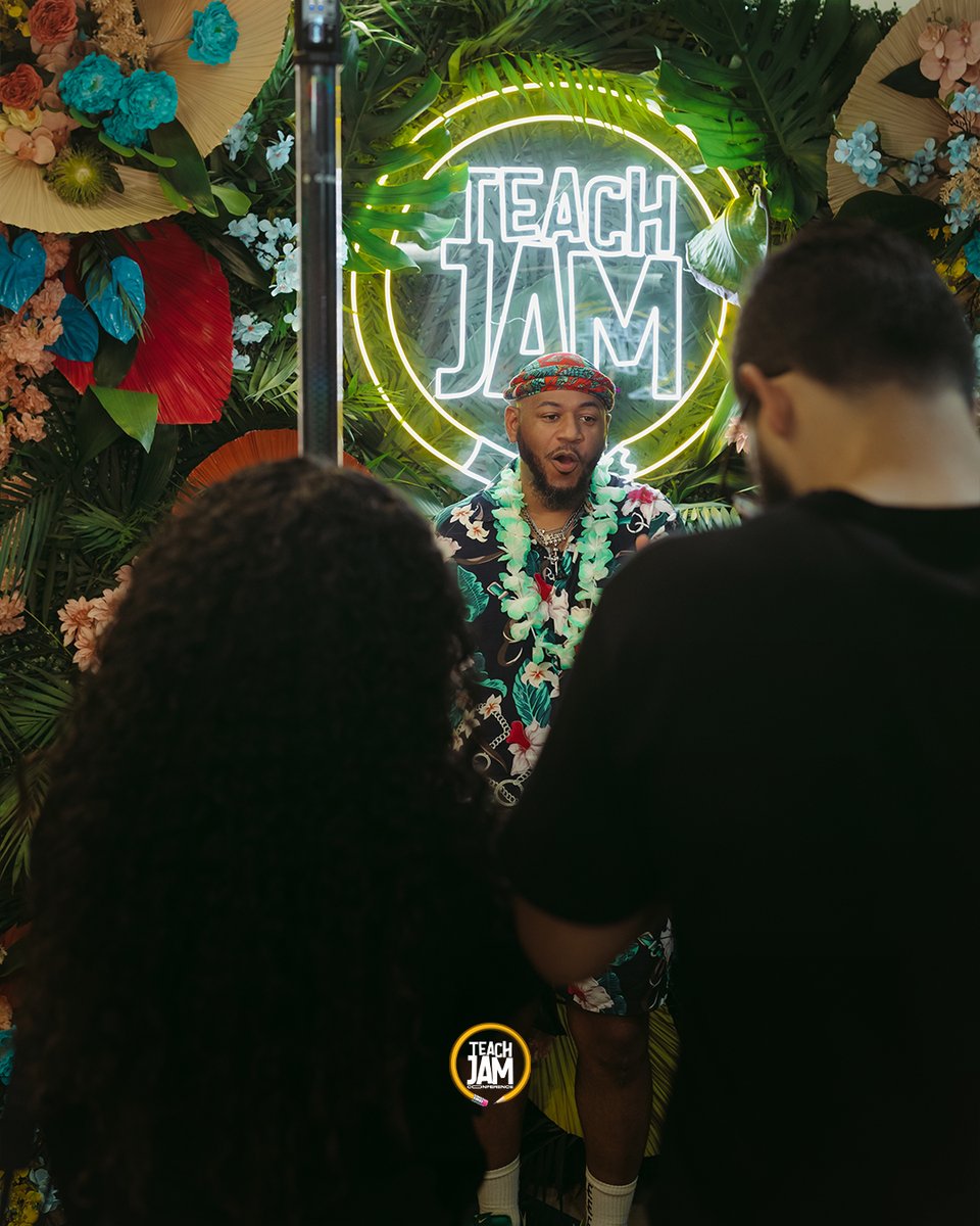 TeachJamConf's tweet photo. 🛑 Stop scrolling. Start showing up. Teach Jam is the event you can’t miss.
#TeachJamNow #BeThere https://t.co/ECxePpvK2C