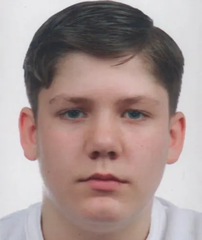 HeimatliebeDE's tweet photo. Das ist der 13-jährige Alan-Said Ibrahim, der einen 12-Jährigen mit einem Küchenmesser brutal niedergestochen hat.

Er ist immer noch auf der Flucht.