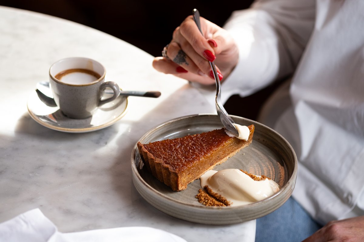Sweet, cold, and absolutely necessary this summer😋 

Everyone's favourite dessert: Treacle Tart, Yoghurt and Stem Ginger Ice Cream

#pichet #dublin #ireland