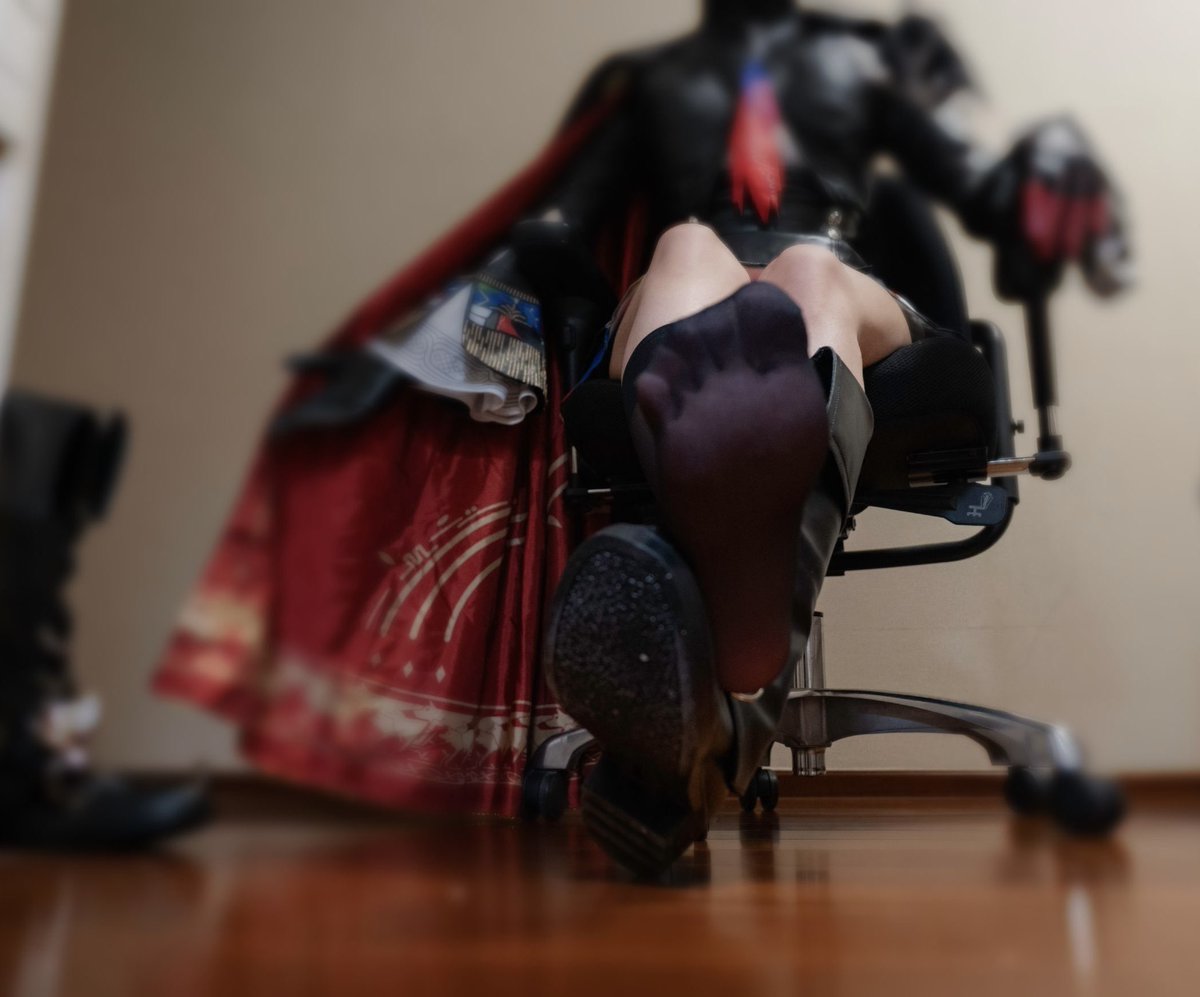 Tickle_Wolf's tweet photo. 来自拉普兰德的赏赐（？ #女装 #cos #挠脚心 #挠痒  #tickle #tk #足控  #裸足 https://t.co/Goe7zuPNy4