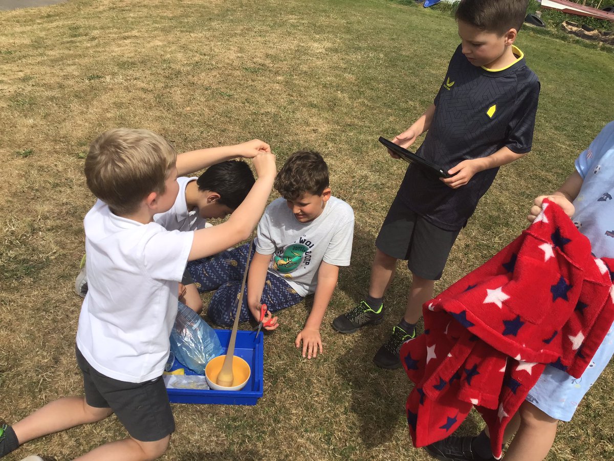 Y4Gayton's tweet photo. Much hilarity was had! Some surprisingly squeamish children as well! @GaytonPrimary https://t.co/8u6uyIRRhv