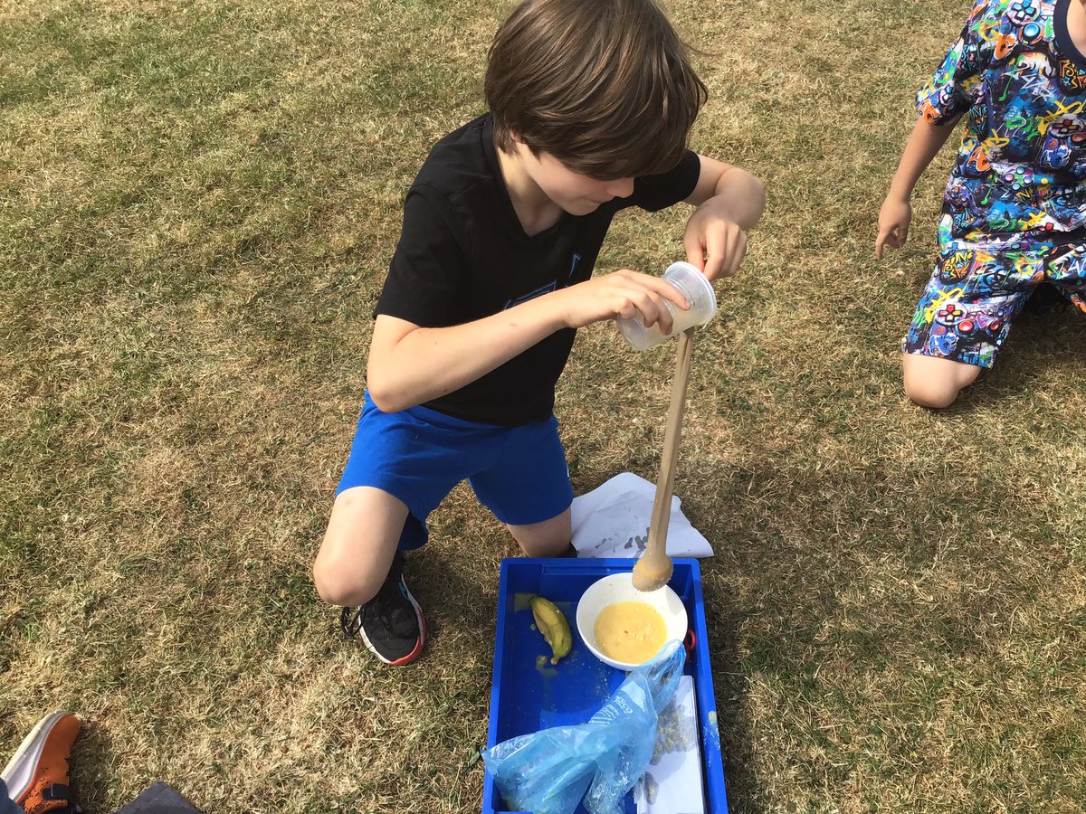 Y4Gayton's tweet photo. Much hilarity was had! Some surprisingly squeamish children as well! @GaytonPrimary https://t.co/8u6uyIRRhv