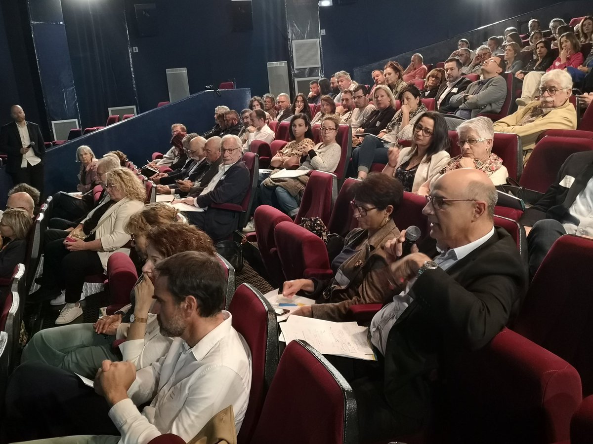 #journéeHasso2025 

Place à la première table ronde : "Les services du faire ensemble" 👥

Avec les interventions de <a href="/maryse_prat/">MP31</a> pour la CGLLS, de <a href="/DenisJanaud/">Denis Janaud</a>  <a href="/HabitatAudois/">Habitat Audois</a> <a href="/LaurentGoyard/">Laurent Goyard</a> <a href="/federationOPH/">Fédération des Offices Publics de l'Habitat</a> et Mme Toubert pour <a href="/UdafTarn/">UDAF du Tarn</a>