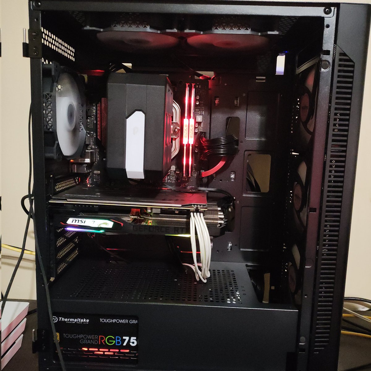 ReaperHackz's tweet photo. Second streaming PC is setup and running might do a test stream tomorrow been up so many hours getting this to work the build was the easy part 😂
#Tech #pc #dualsetup #gameing #streaming #gameingpc https://t.co/al94DHxLhn