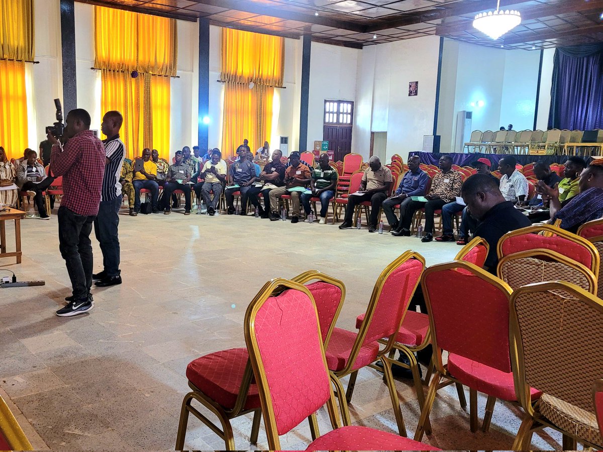 UN_Liberia's tweet photo. #HappeningNow 
In accelerating the #GlobalGoals, @mfdp_lib with support from the @JointSDGFund &amp; UN Liberia holds "strengthening local actors capacity to track implementation of County Development Agendas &amp; the #SDGs   dialogues in Nimba.This event is attended by county officers https://t.co/U8a2EADQQb
